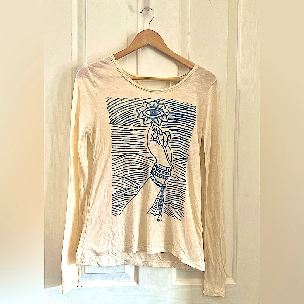 Lucky Brand Lotus Hand Tee Top, size XS, Long Sleeve with an Open Twist Back
